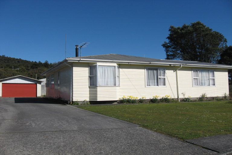 Photo of property in 11 Tramway Street, Ross, 7812