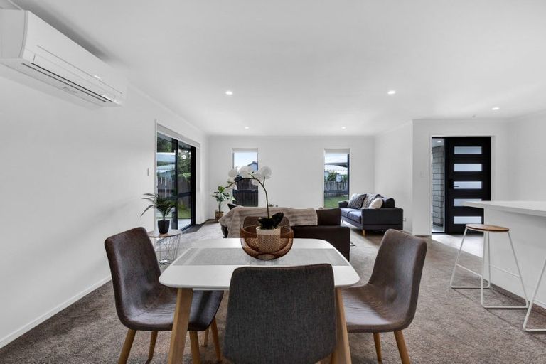 Photo of property in 10a Winstone Place, Highlands Park, New Plymouth, 4312