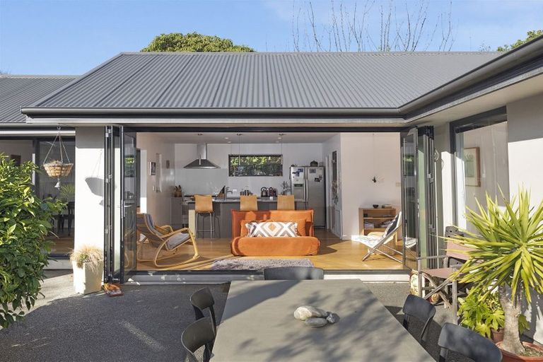 Photo of property in 169 Memorial Avenue, Burnside, Christchurch, 8053