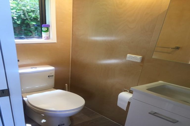 Photo of property in 13 Capitol Road, Matakatia, Whangaparaoa, 0930