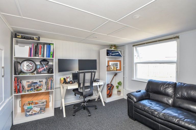 Photo of property in 10 Fairbrother Street, Carterton, 5713