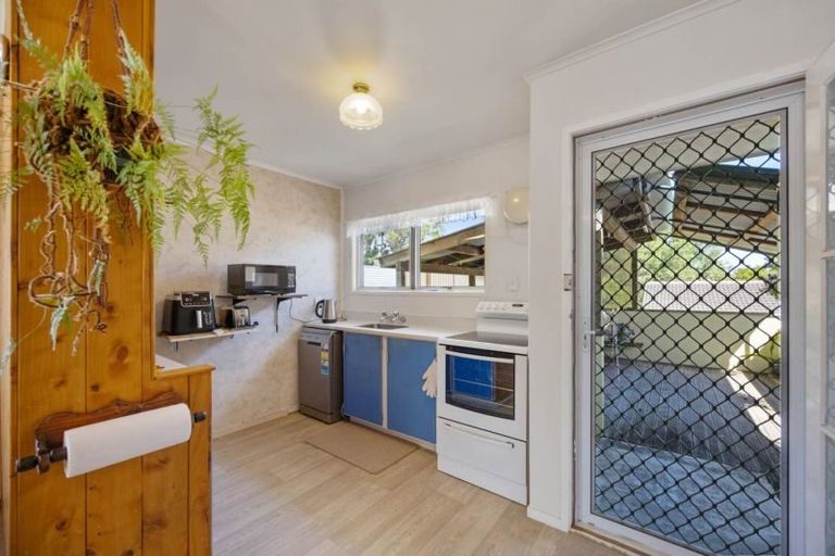 Photo of property in 79 Oreil Avenue, West Harbour, Auckland, 0618