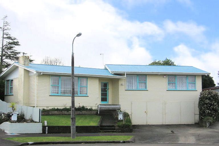Photo of property in 6 Croxley Place, Terrace End, Palmerston North, 4410