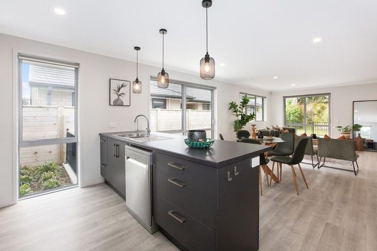 Photo of property in 39 Tradewinds Drive, Whitby, Porirua, 5024