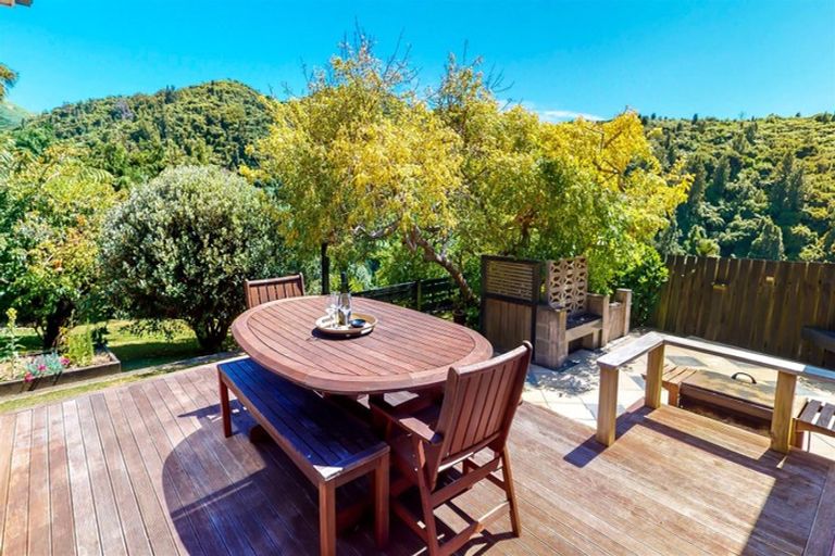 Photo of property in 5 Lillian Street, Belmont, Lower Hutt, 5010