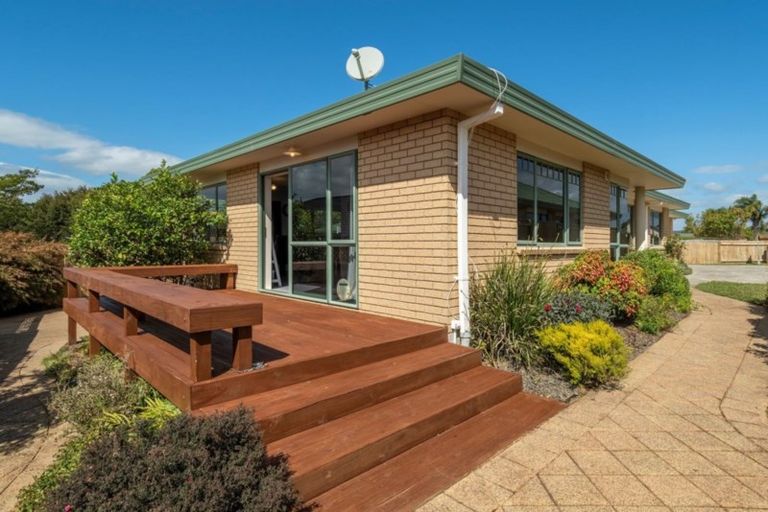 Photo of property in 63 Grantston Drive, Pyes Pa, Tauranga, 3112