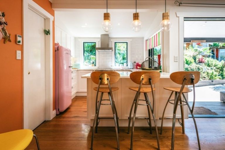 Photo of property in 40 Calais Terrace, Ostend, Waiheke Island, 1081