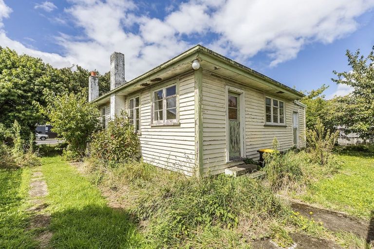 Photo of property in 19 Beauchamp Street, Tawa, Wellington, 5028