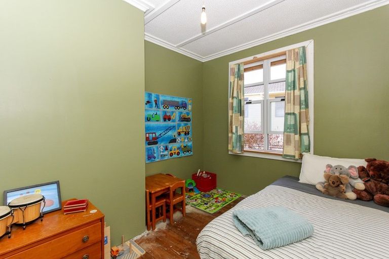 Photo of property in 8 Newbury Place, Waitara, 4320