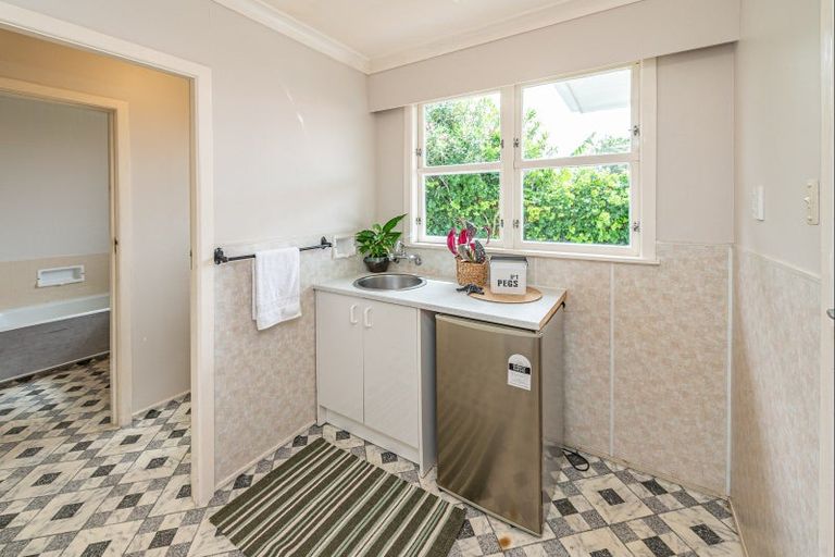 Photo of property in 9a Karewa Street, Castlecliff, Whanganui, 4501