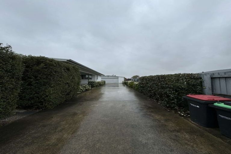 Photo of property in 17 Royal Park Drive, Parklands, Christchurch, 8083