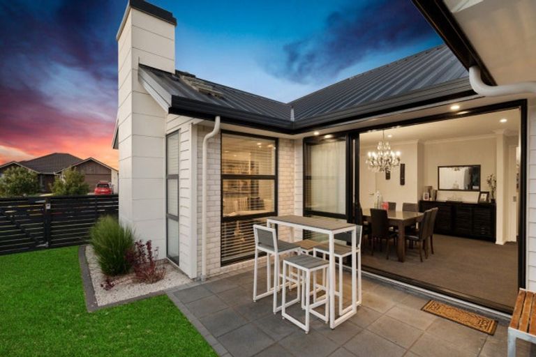 Photo of property in 8 Sarcodia Place, Papamoa Beach, Papamoa, 3118