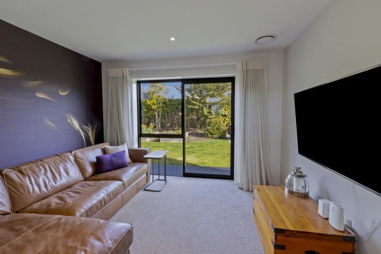 Photo of property in 37 Mcadam Drive, Jacks Point, Queenstown, 9371