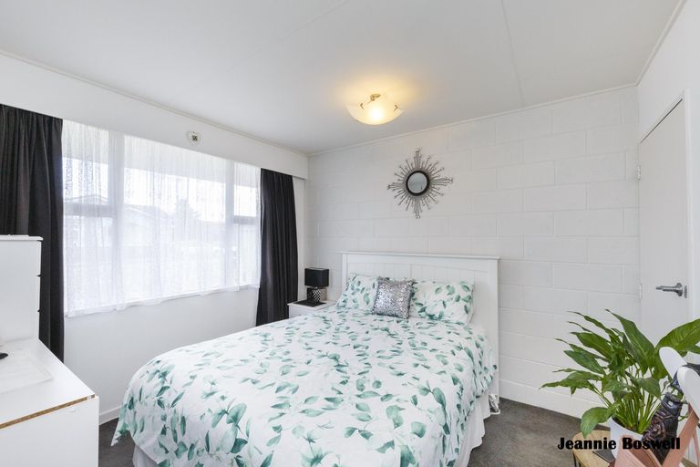 Photo of property in 16 Carow Street, Palmerston North, 4410