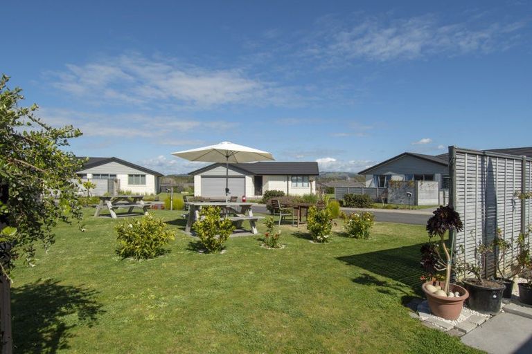 Photo of property in Waterview Estate, 53/4 Greystone Place, Omokoroa, 3114