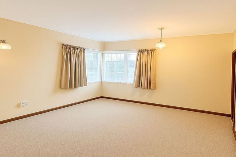 Photo of property in 2/3170 Great North Road, New Lynn, Auckland, 0600