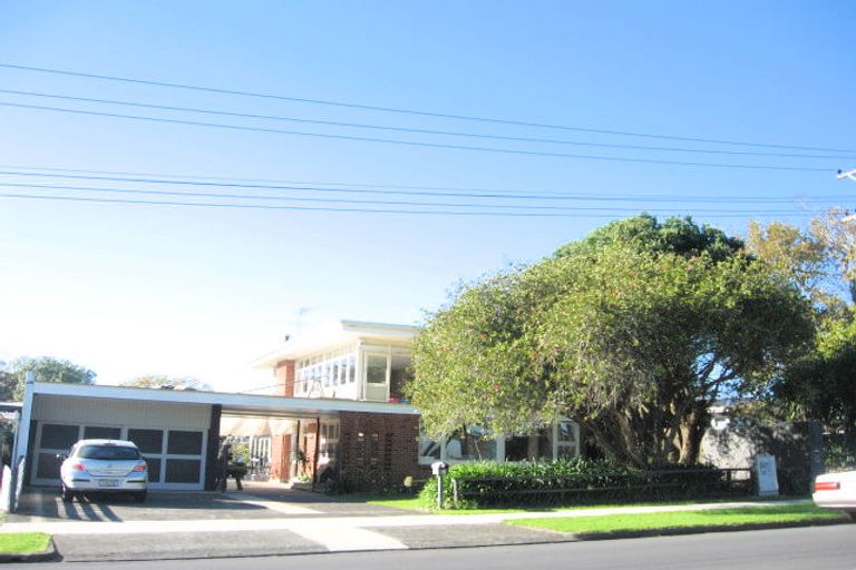Photo of property in 83 Bleakhouse Road, Howick, Auckland, 2014