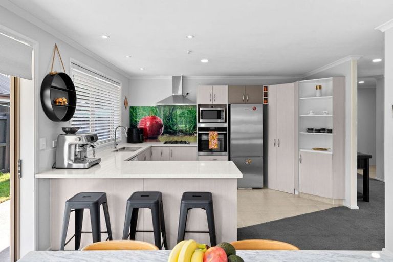 Photo of property in 1 Gresham Place, Rototuna North, Hamilton, 3210