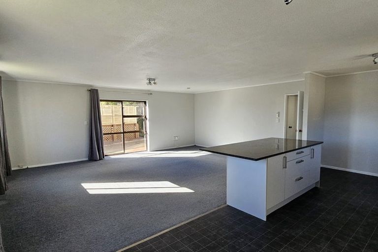 Photo of property in 154 Sievers Grove, Cannons Creek, Porirua, 5024