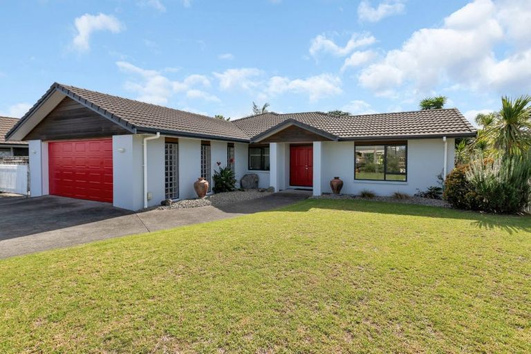 Photo of property in 55 Pyle Road West, One Tree Point, 0118