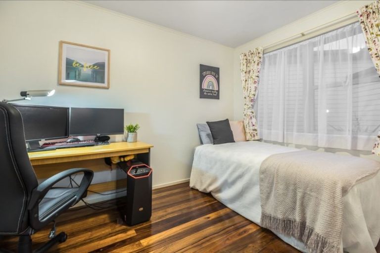 Photo of property in 158 Astley Avenue, New Lynn, Auckland, 0600
