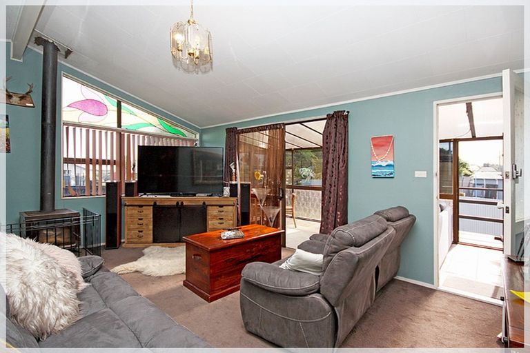 Photo of property in 27 Nuku Street, Tangimoana, 4822