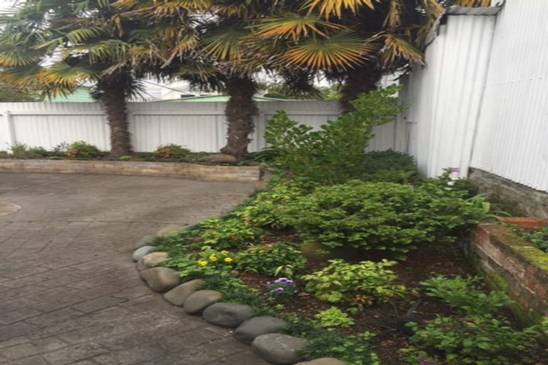 Photo of property in 2 Chaucer Road, Hospital Hill, Napier, 4110