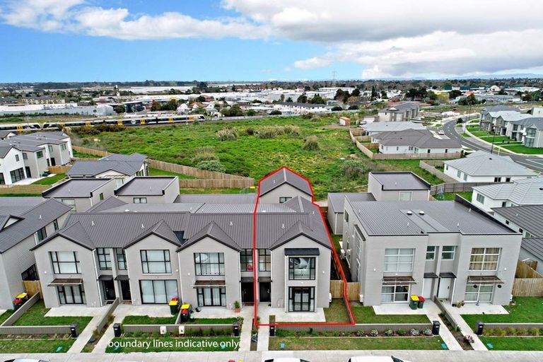 Photo of property in 18b Hollowout Street, Takanini, 2112