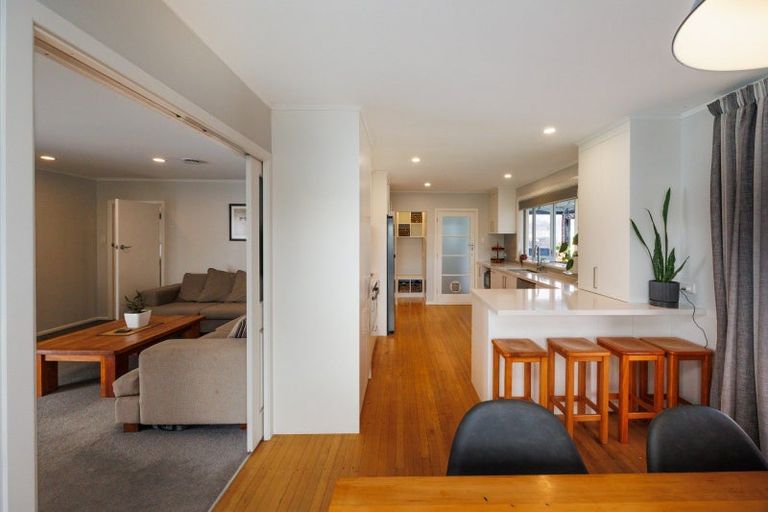 Photo of property in 144 Ruamahanga Crescent, Terrace End, Palmerston North, 4410