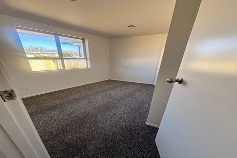 Photo of property in 2 Arnhem Place, Pukekohe, 2120