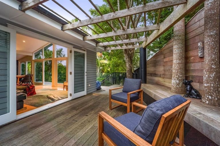 Photo of property in 1 Heathcote Road, Castor Bay, Auckland, 0620