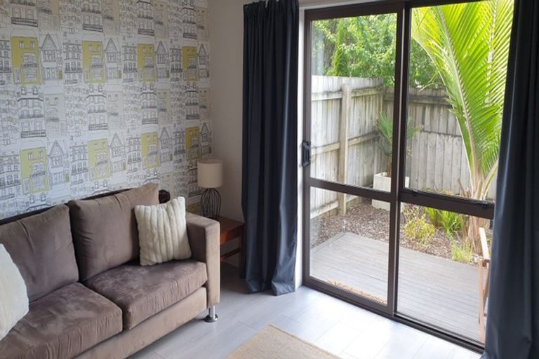 Photo of property in 87 Travis View Drive, Fairview Heights, Auckland, 0632