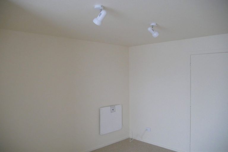 Photo of property in 2a Hoskins Avenue, Hillsborough, Auckland, 1042