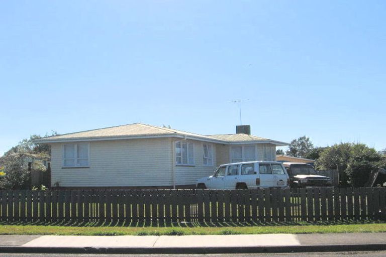 Photo of property in 42 Eastburn Street, Papakura, 2110