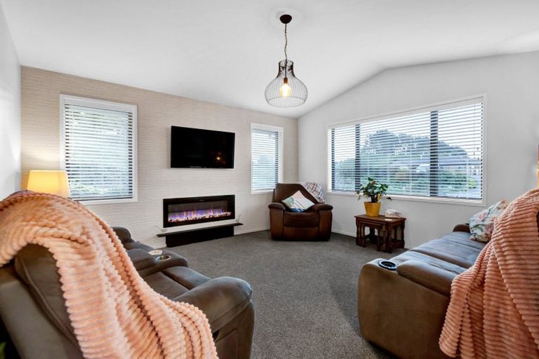 Photo of property in 18 Harkness Rice Way, Koru, New Plymouth, 4374