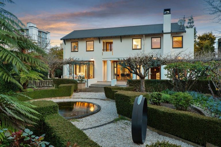 Photo of property in 15 Rhodes Street, Merivale, Christchurch, 8014