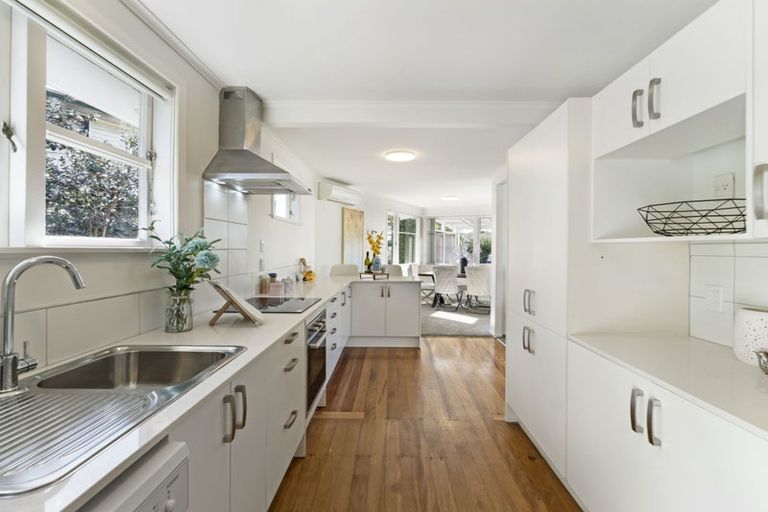 Photo of property in 24 Hill Crescent, Papakura, 2110