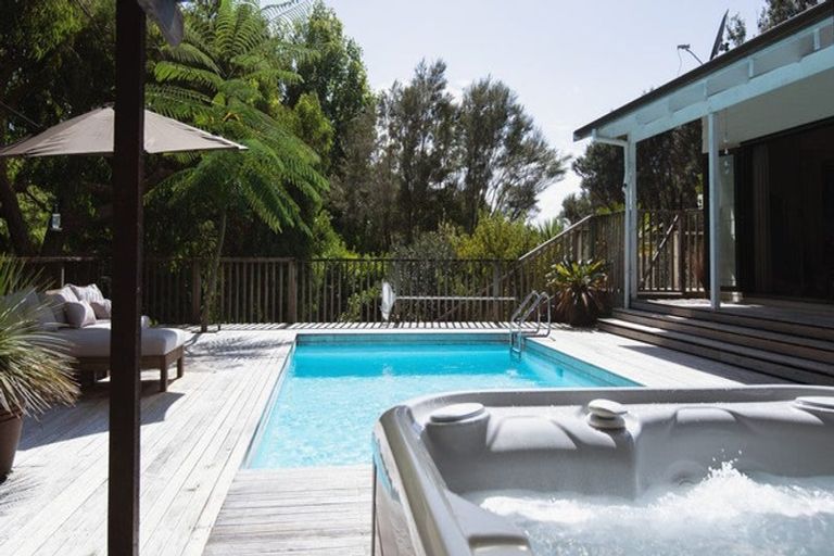 Photo of property in 136 Landing Road, Kerikeri, 0230