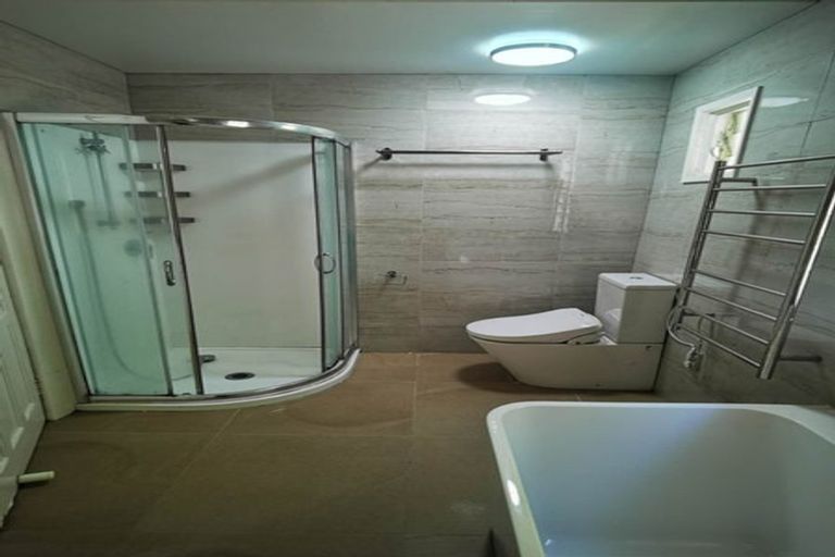 Photo of property in 16a Commodore Parry Road, Castor Bay, Auckland, 0620