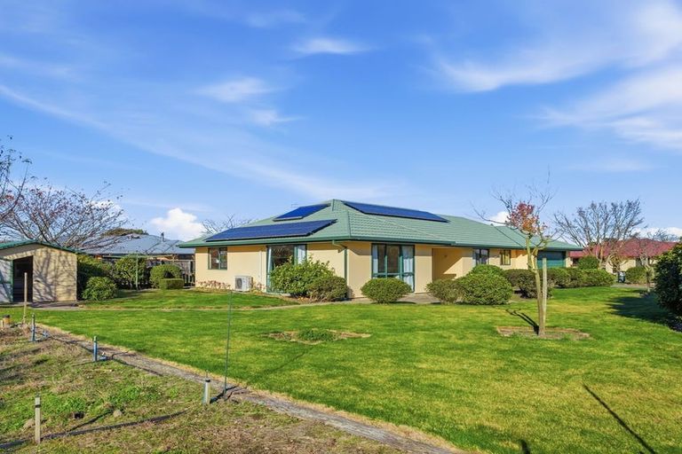 Photo of property in 14 Craigieburn Street, Darfield, 7510