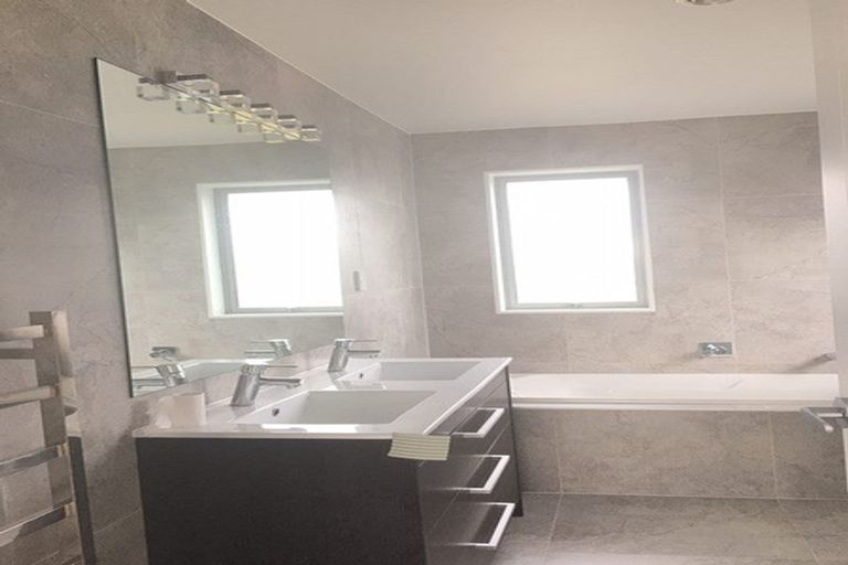 Photo of property in 33 Fennell Crescent, Silverdale, 0932