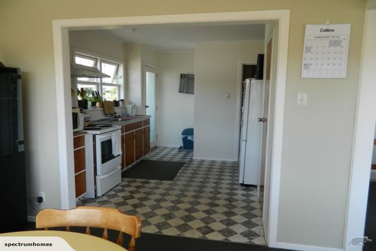 Photo of property in 3 Merritt Way, Newlands, Wellington, 6037