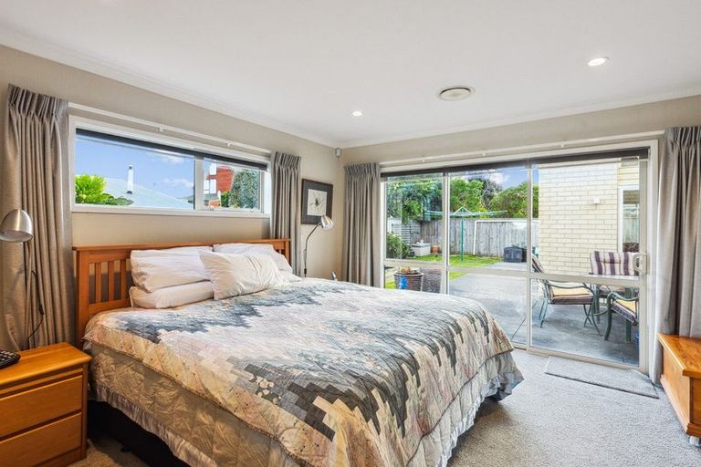 Photo of property in 36 Pharazyn Avenue, Waikanae Beach, Waikanae, 5036