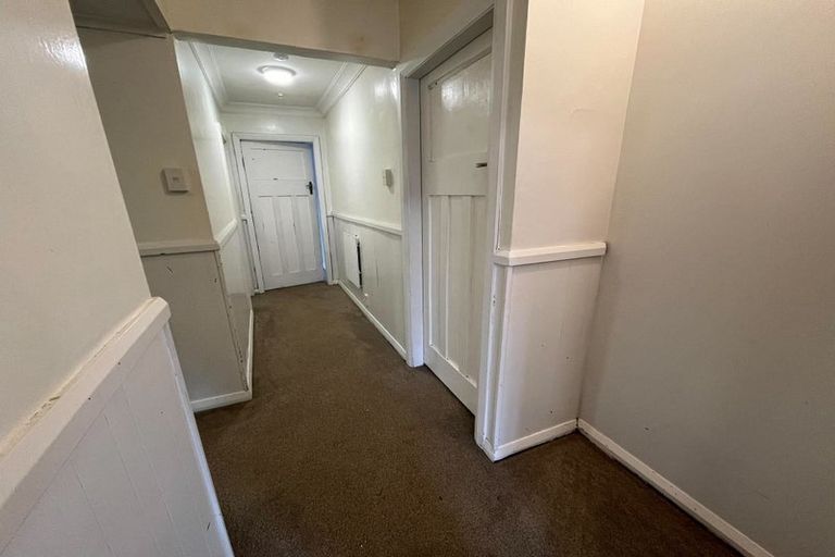 Photo of property in 88 Queenwood Road, Levin, 5510