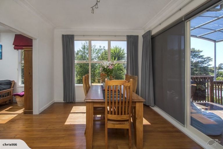 Photo of property in 27a Eastglen Road, Glen Eden, Auckland, 0602