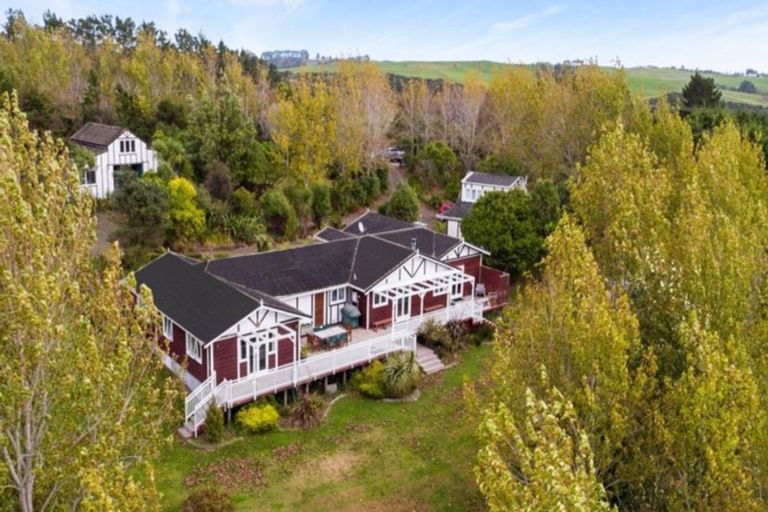 Photo of property in 1410 Old North Road, Helensville, 0875