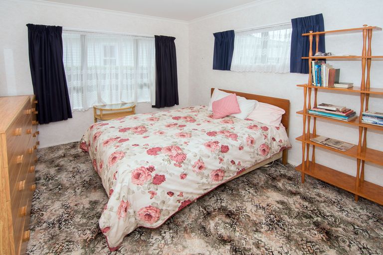 Photo of property in 228 High Street North, Carterton, 5713