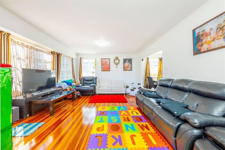 Photo of property in 3 Aarts Avenue, Manurewa, Auckland, 2102