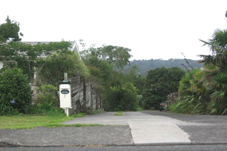 Photo of property in 7 Tiri Tiri Road, Birkdale, Auckland, 0626