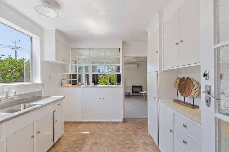 Photo of property in 42b Sackville Street, Fitzroy, New Plymouth, 4312